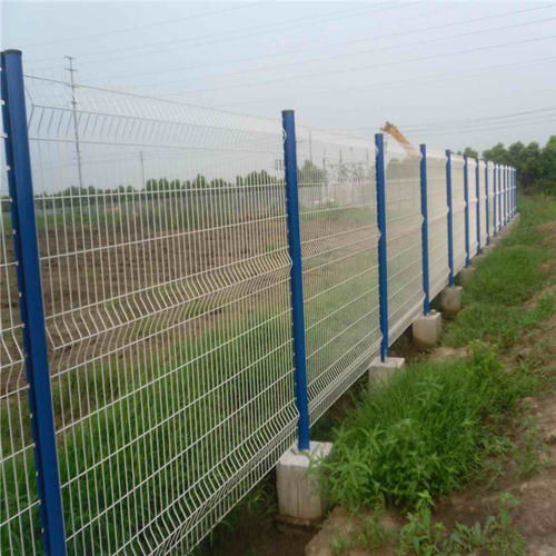 生態(tài)園護欄網(wǎng)與聲控LED旋律燈電路設(shè)計