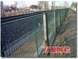 安平護(hù)欄筑屏障 萬源護(hù)欄網(wǎng)廠在交通隔離領(lǐng)域的專業(yè)實(shí)踐